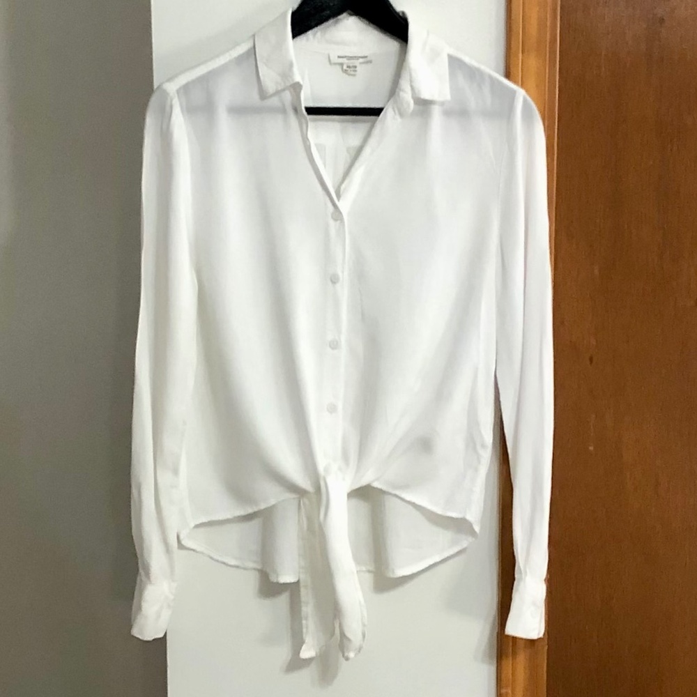 beach lunch lounge long sleeve white blouse
